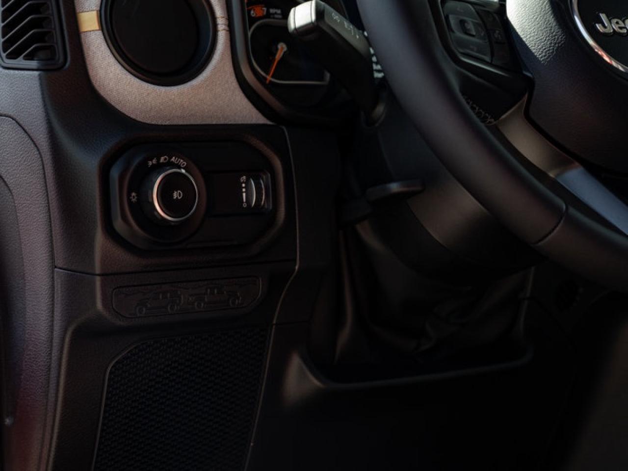 2025 Jeep Wrangler Sport S Photo