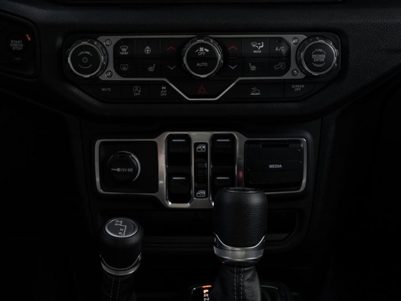 2025 Jeep Wrangler Sport S Photo