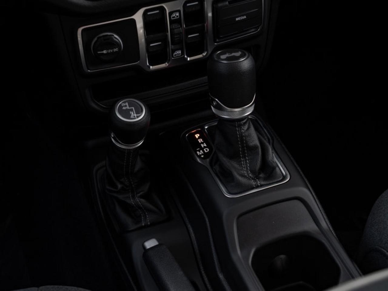 2025 Jeep Wrangler Sport S Photo