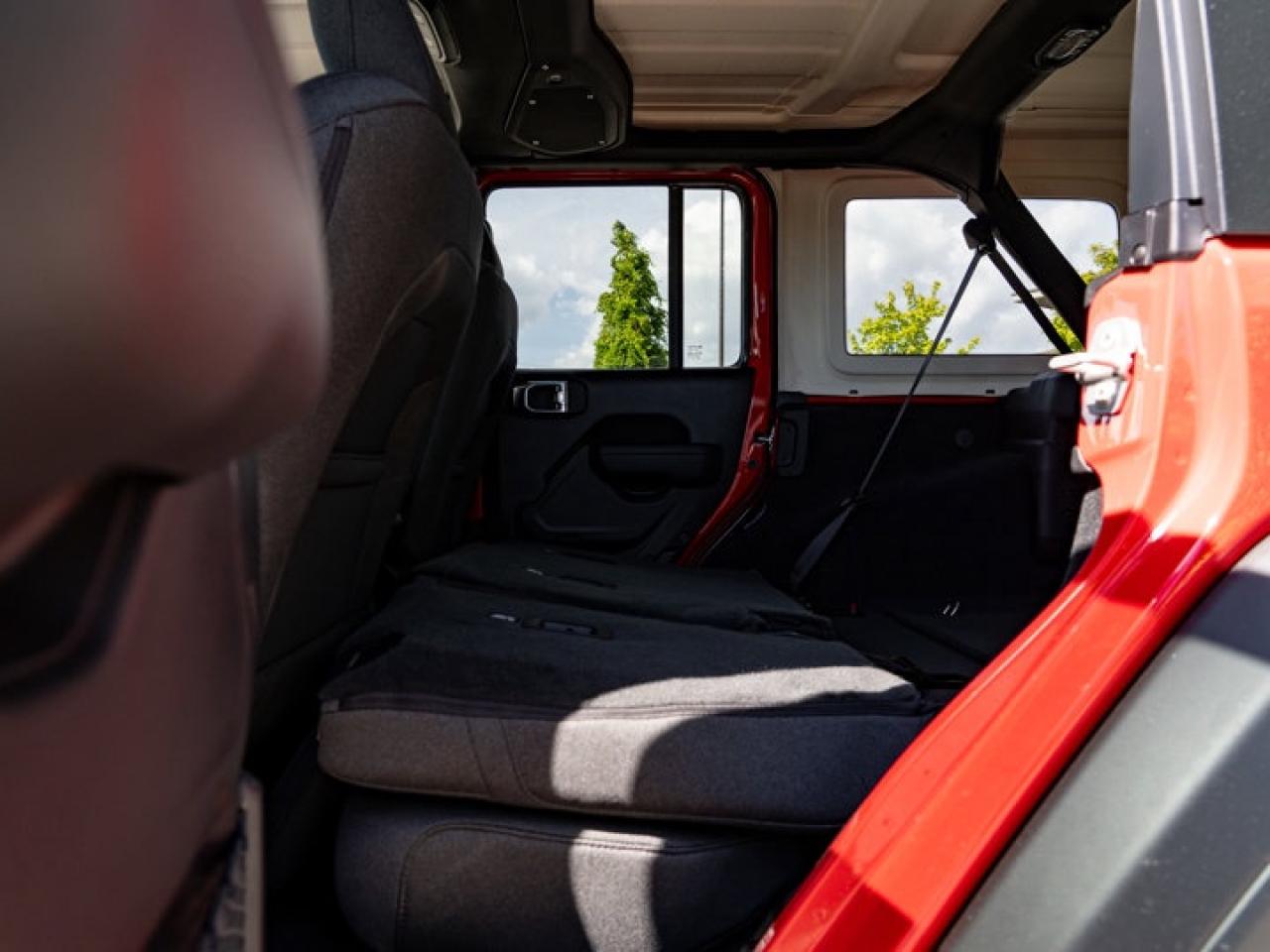 2025 Jeep Wrangler Sport S Photo