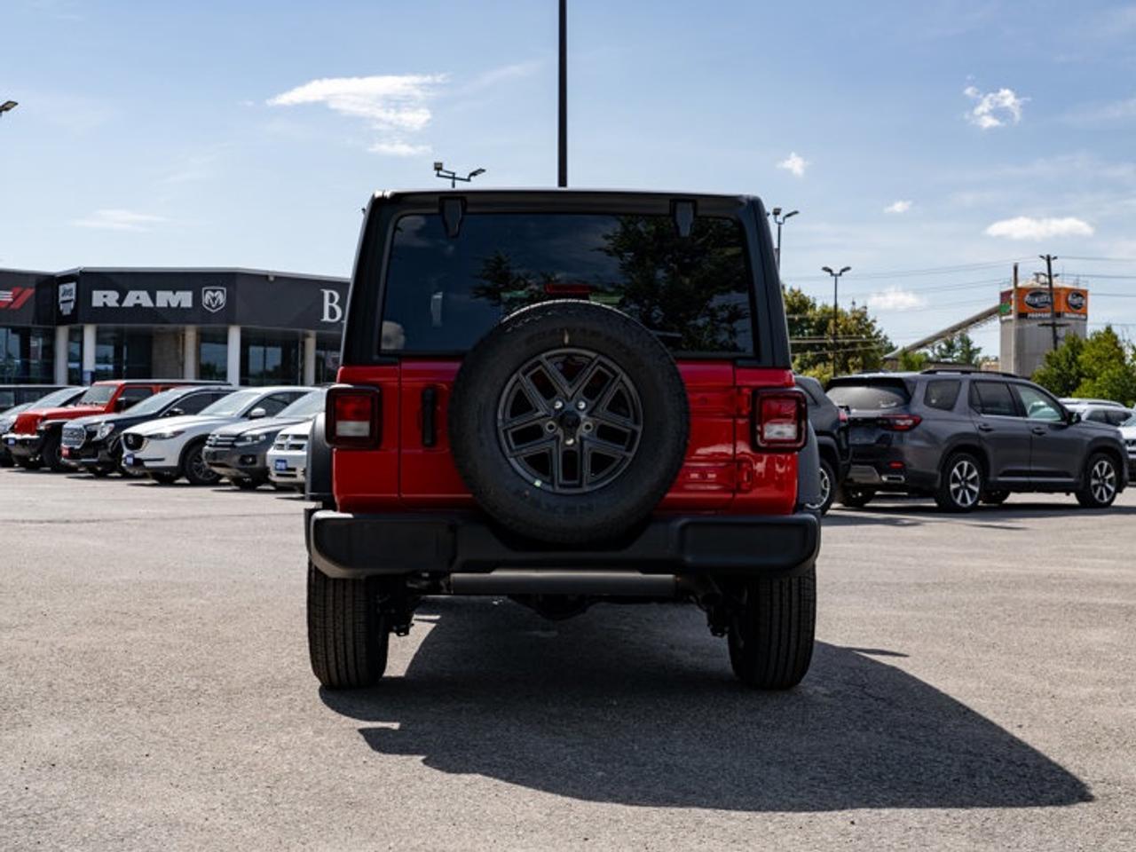 2025 Jeep Wrangler Sport S Photo