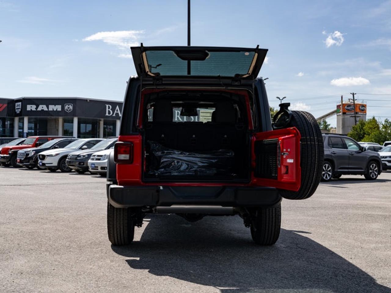 2025 Jeep Wrangler Sport S Photo