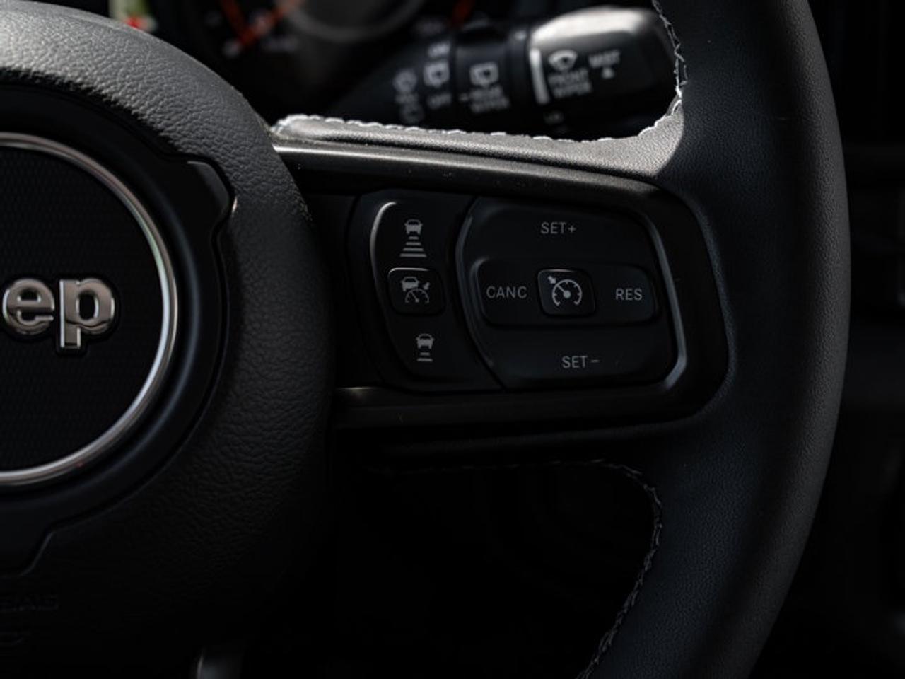 2025 Jeep Wrangler Sport S Photo