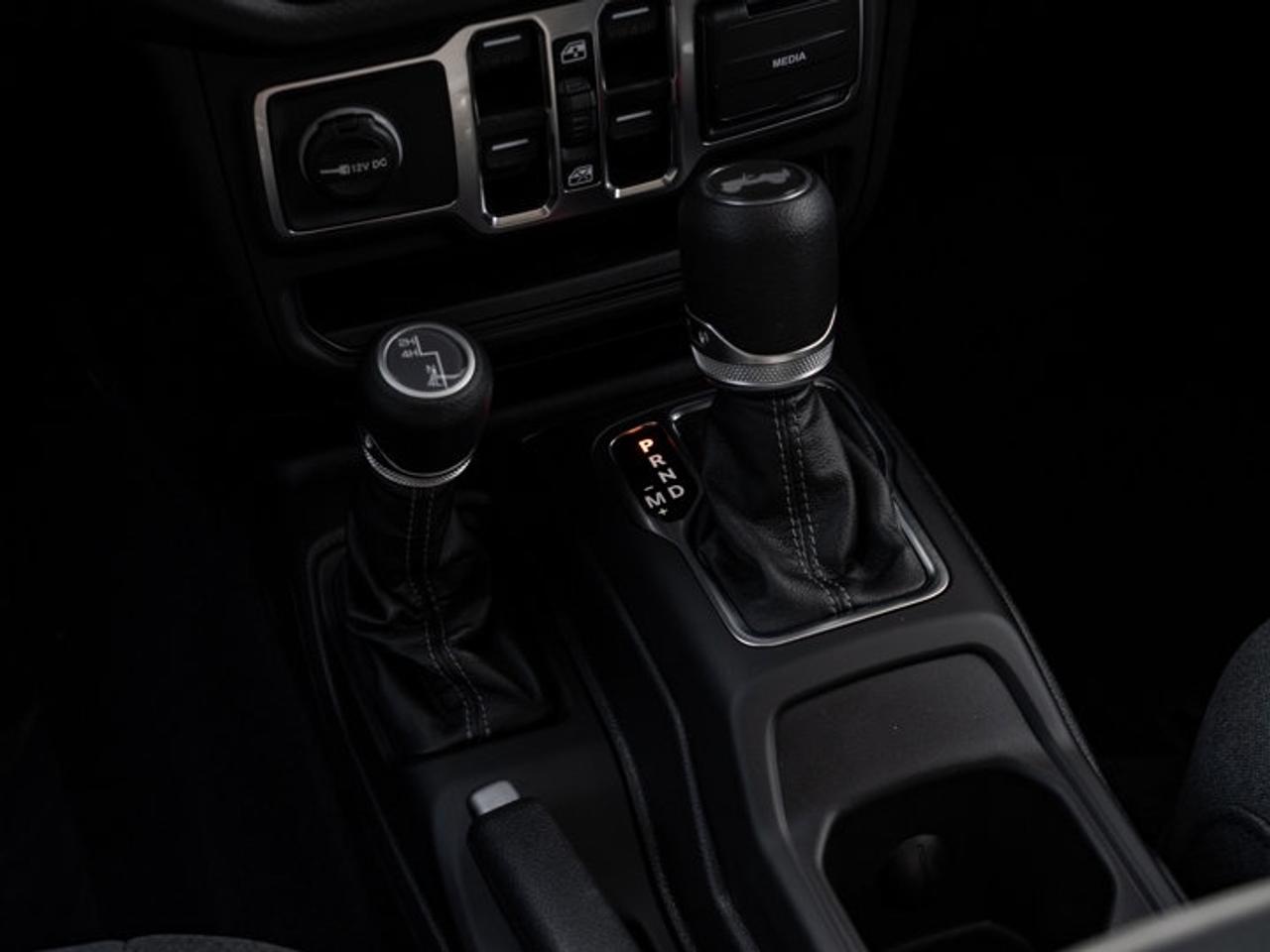 2025 Jeep Wrangler Sport S Photo