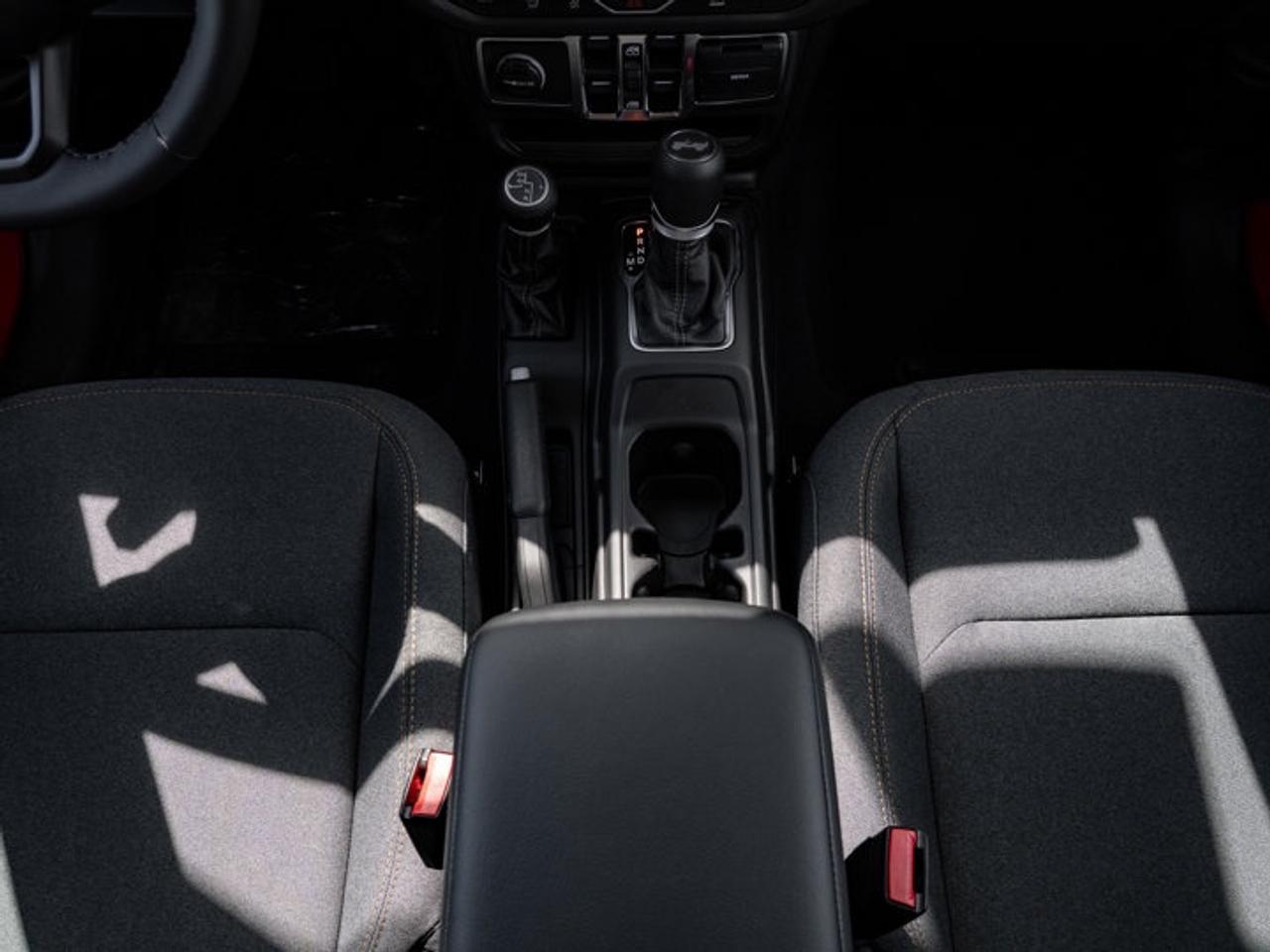 2025 Jeep Wrangler Sport S Photo
