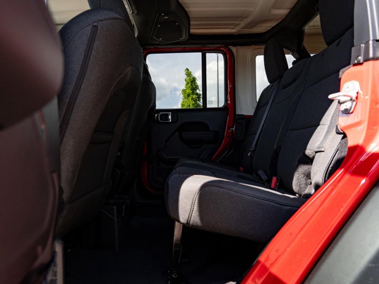 2025 Jeep Wrangler Sport S Photo