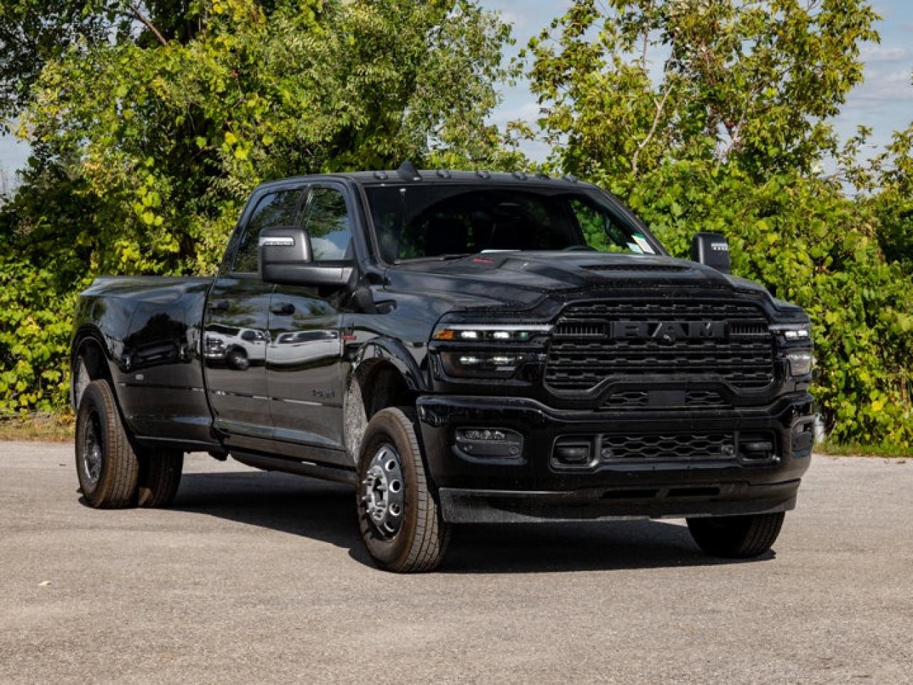2026 RAM 3500 Limited Photo