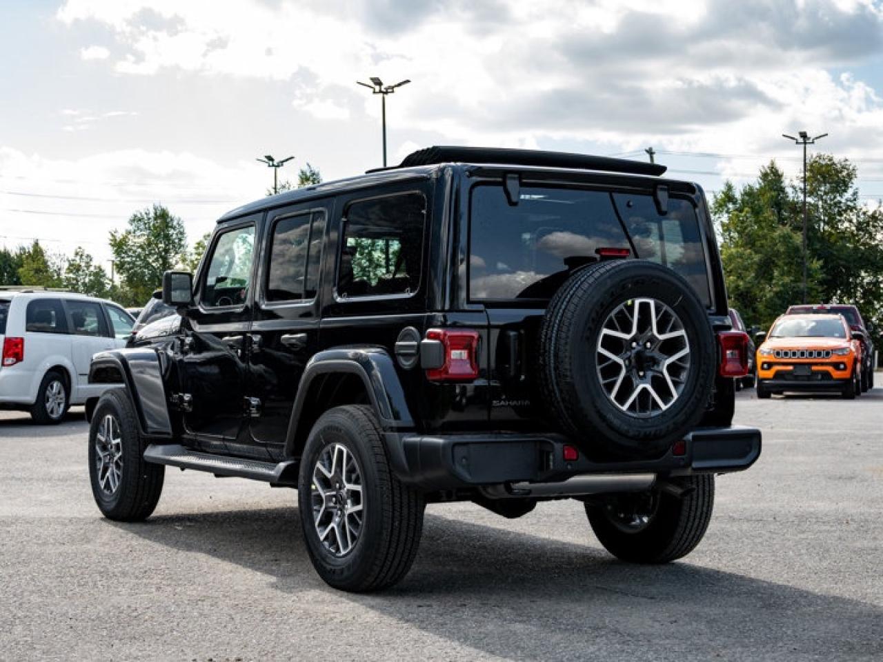 2025 Jeep Wrangler Sahara Photo