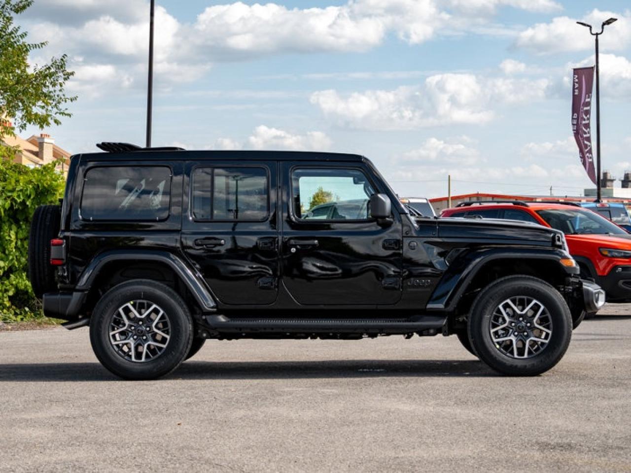 2025 Jeep Wrangler Sahara Photo