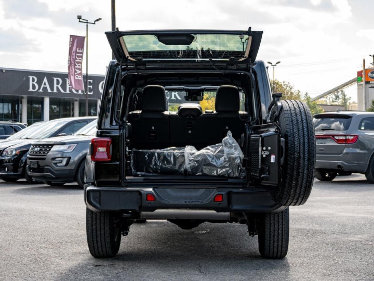 2025 Jeep Wrangler Sahara Photo