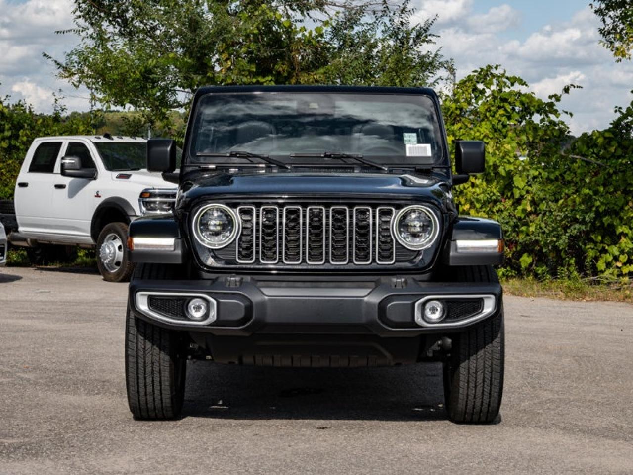 2025 Jeep Wrangler Sahara Photo