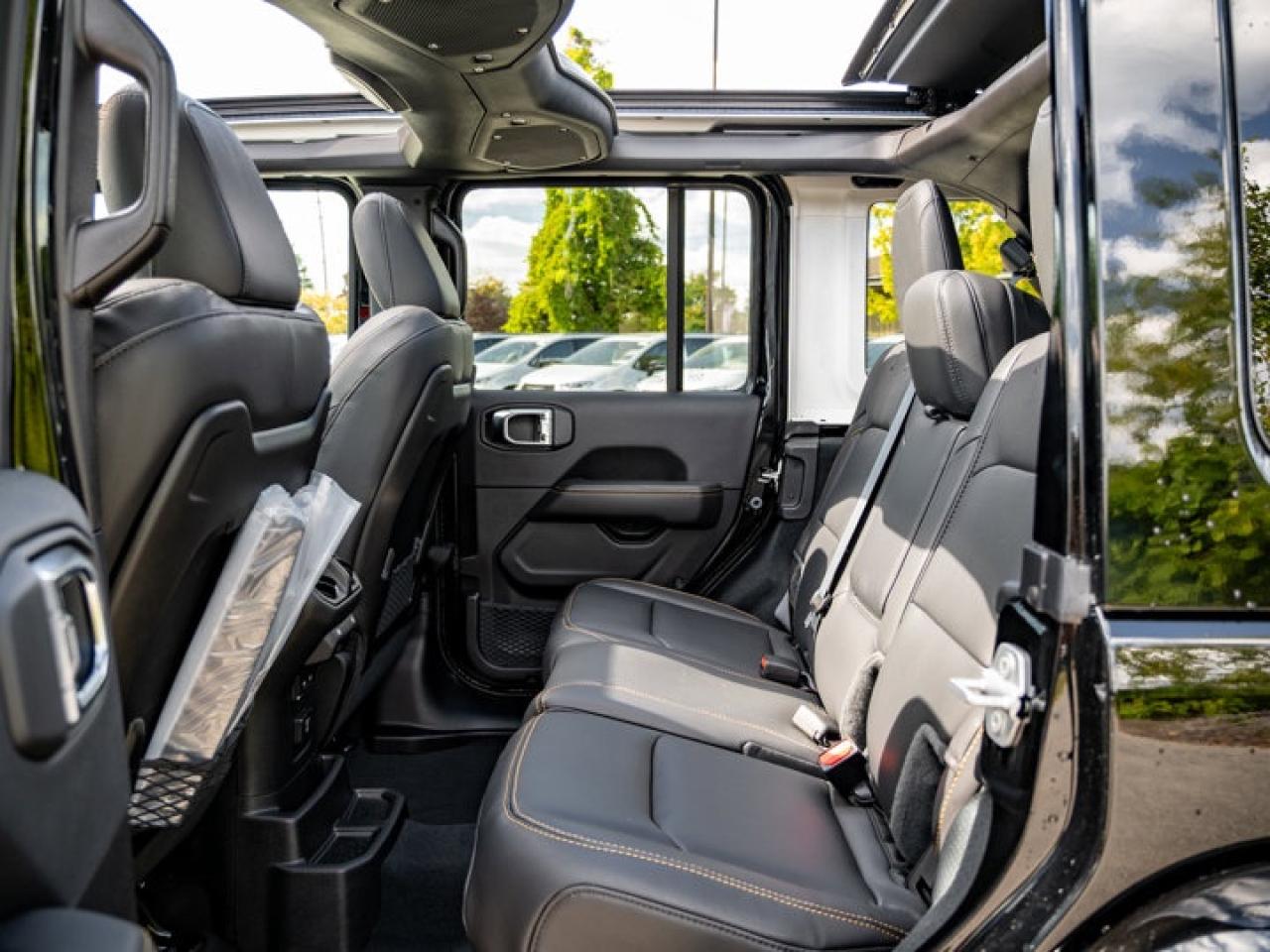 2025 Jeep Wrangler Sahara Photo