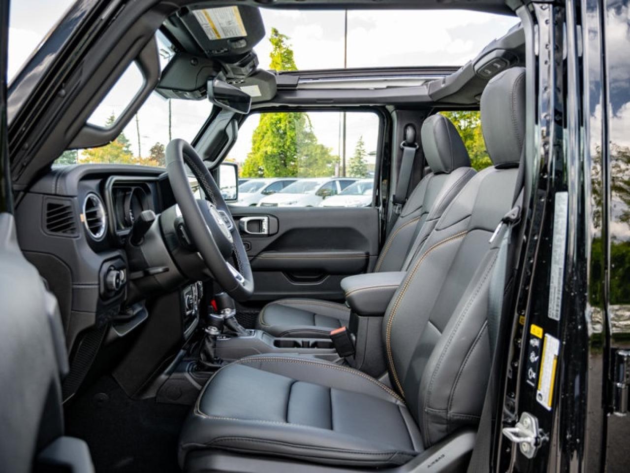 2025 Jeep Wrangler Sahara Photo