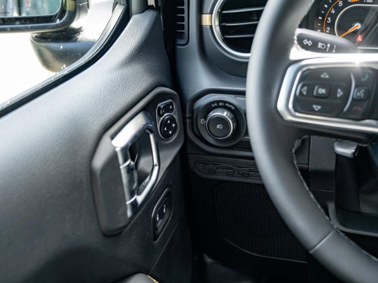 2025 Jeep Wrangler Sahara Photo