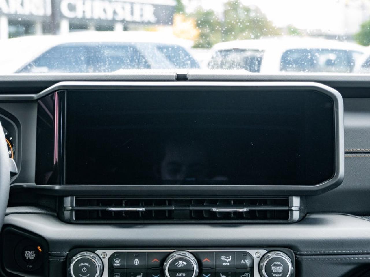 2025 Jeep Wrangler Sahara Photo