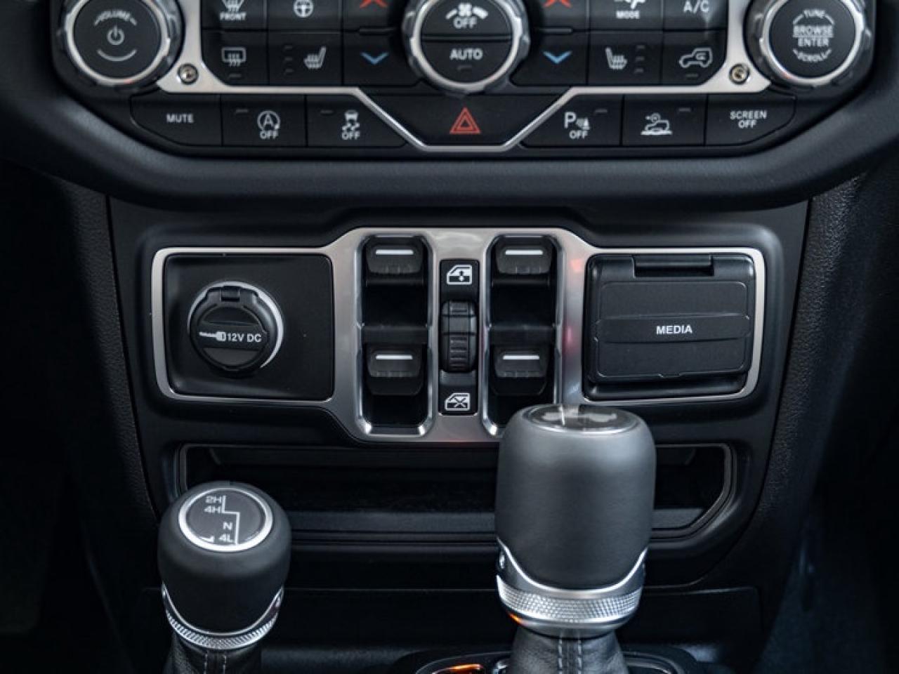 2025 Jeep Wrangler Sahara Photo