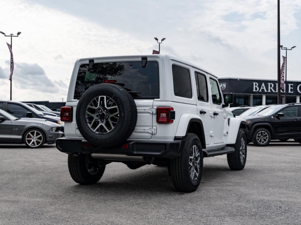 2025 Jeep Wrangler Sahara Photo