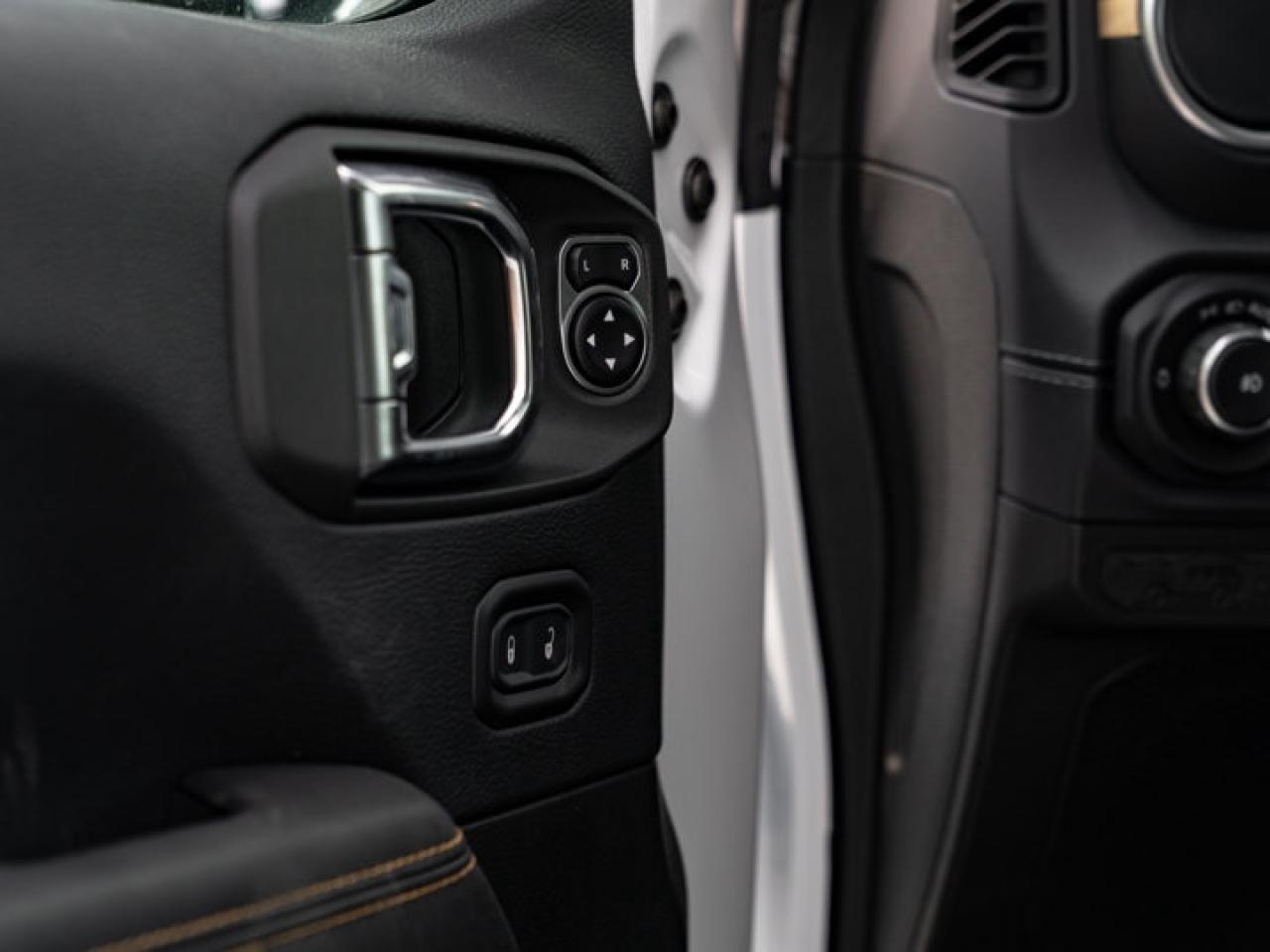 2025 Jeep Wrangler Sahara Photo