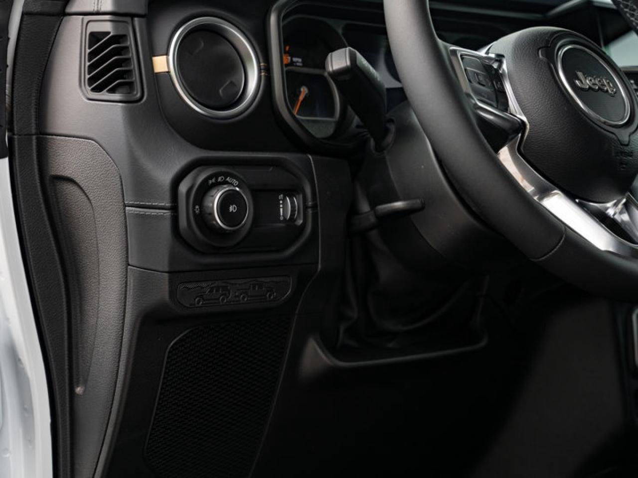 2025 Jeep Wrangler Sahara Photo