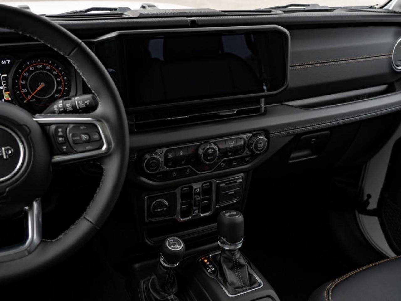 2025 Jeep Wrangler Sahara Photo