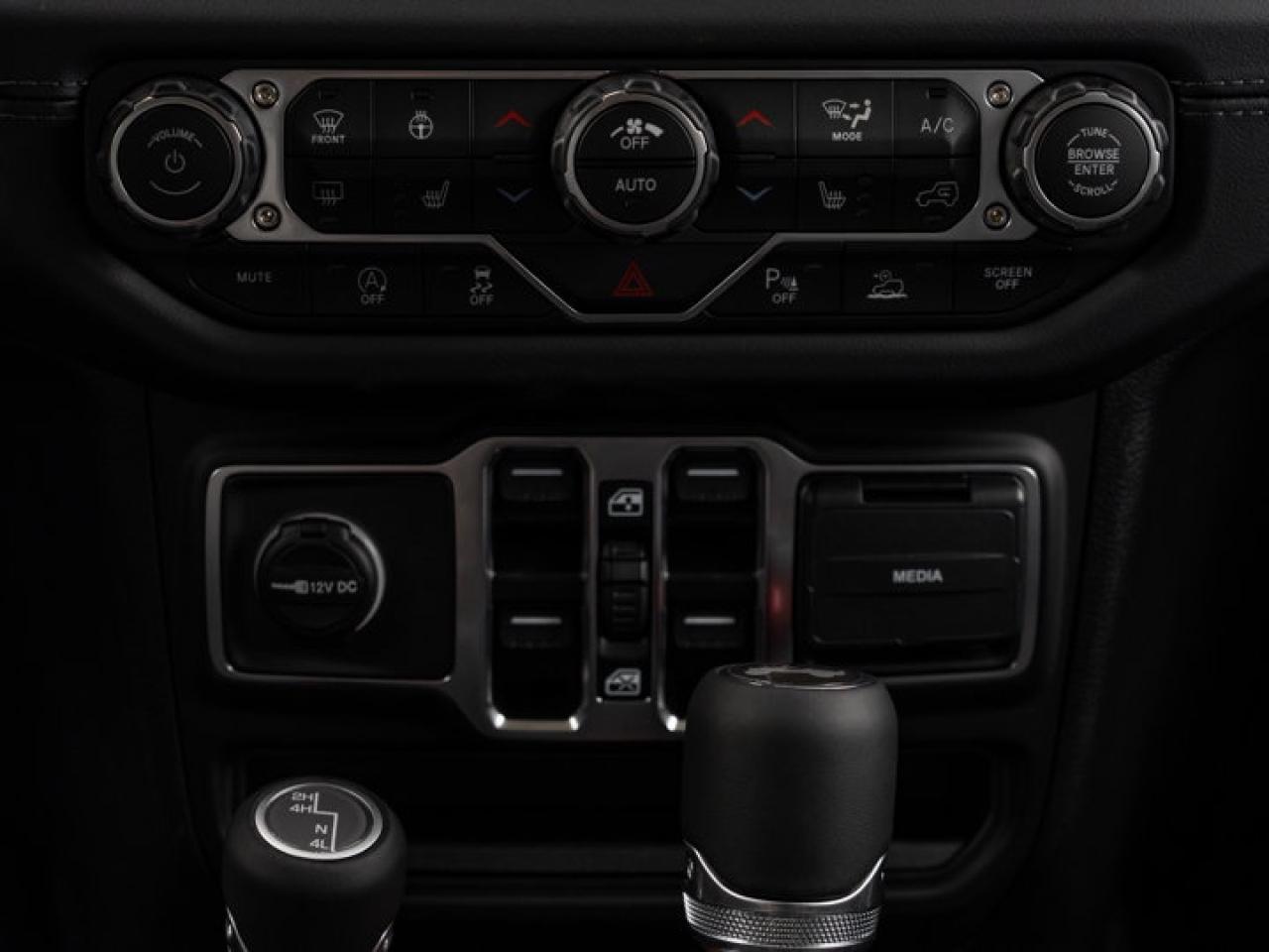 2025 Jeep Wrangler Sahara Photo