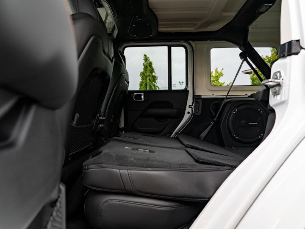 2025 Jeep Wrangler Sahara Photo