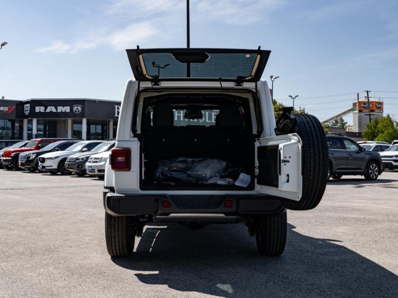 2025 Jeep Wrangler Sahara Photo