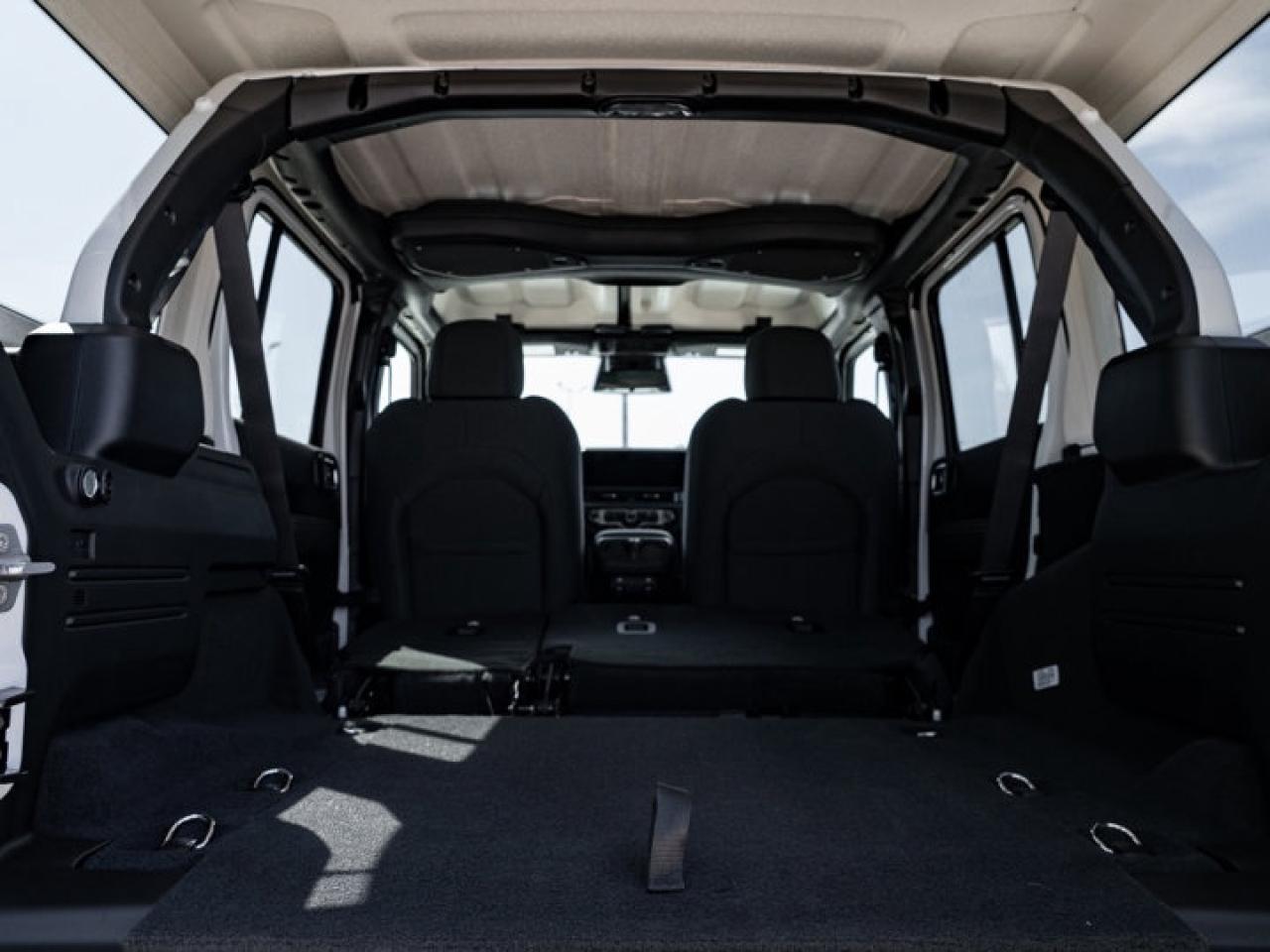 2025 Jeep Wrangler Sahara Photo