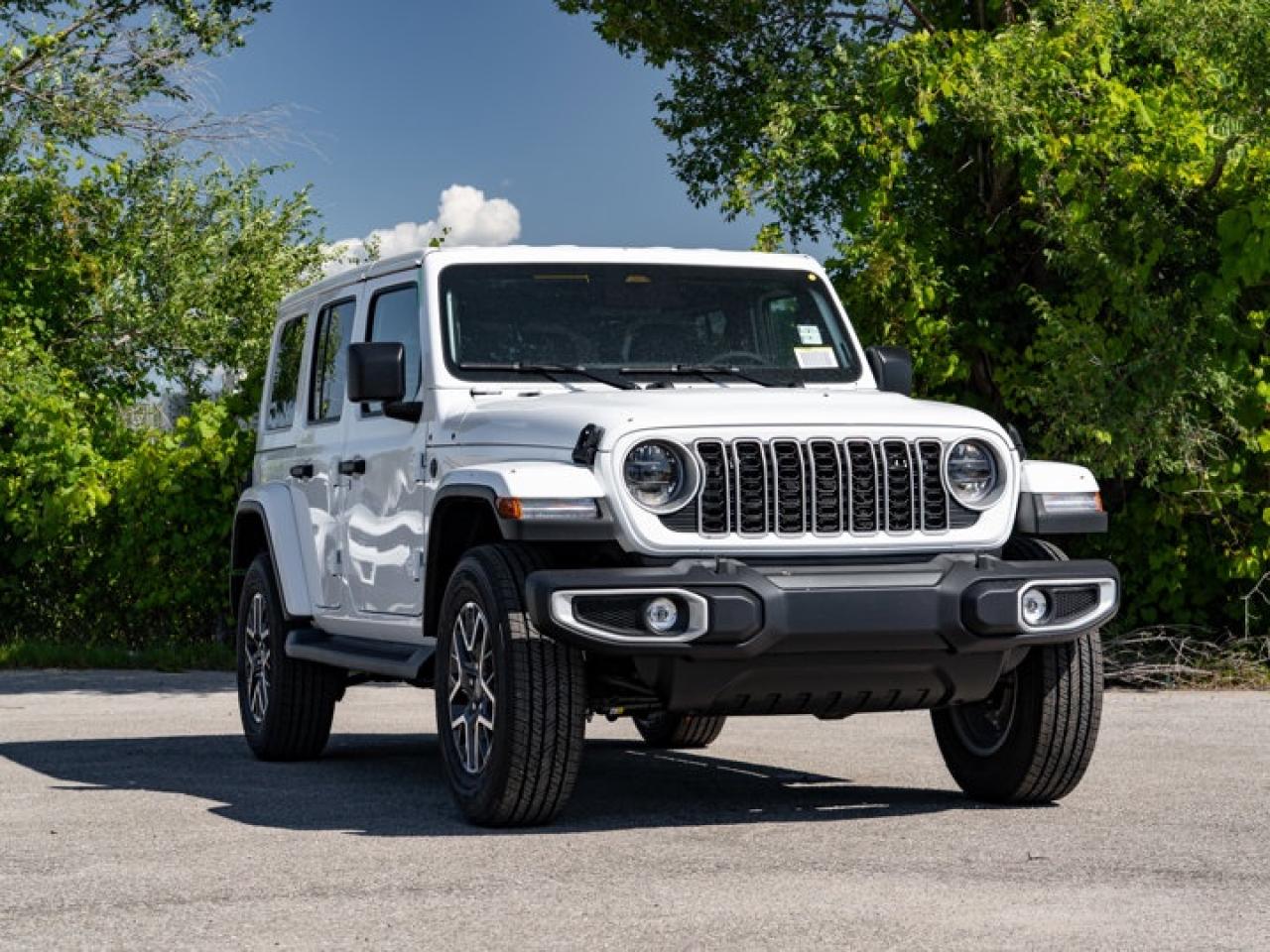 2025 Jeep Wrangler Sahara Photo