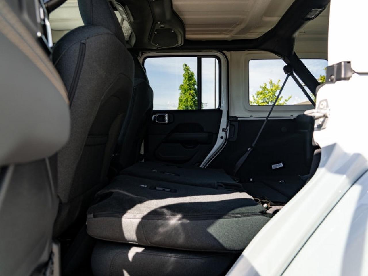 2025 Jeep Wrangler Sahara Photo