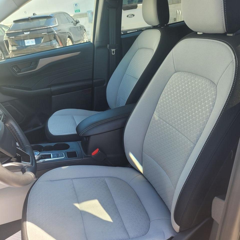 2024 Ford Escape Active Photo26