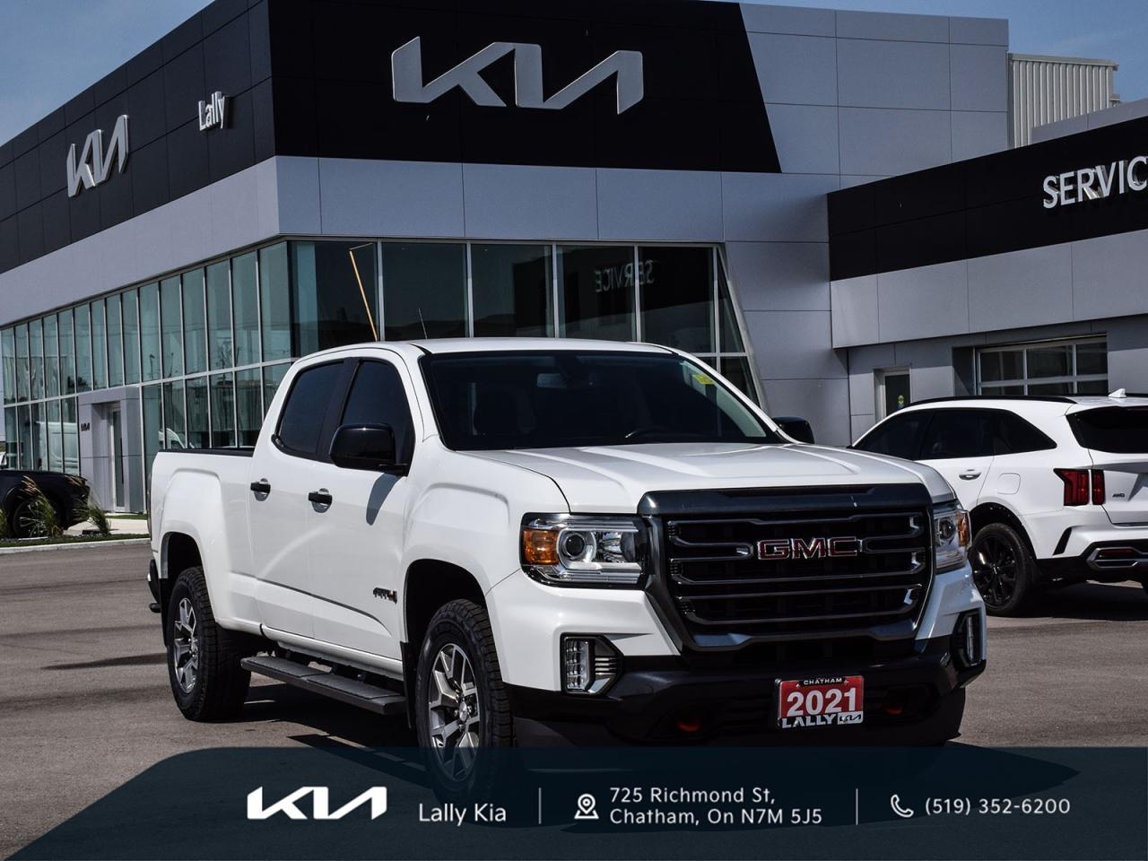 Used 2021 GMC Canyon AT4 w/Cloth | Low KMs | Clean CarFax | Long Box for sale in Chatham, ON