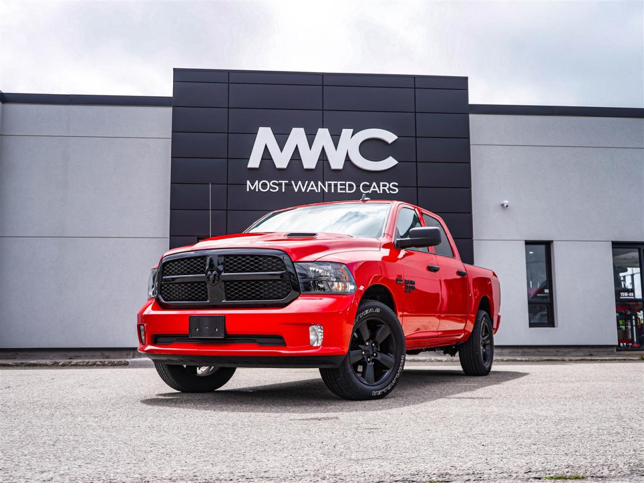 Used 2022 RAM 1500 Classic EXPRESS CREW CAB 4X4 | 5.7 | 8CYL | NIGHT PKG | CONV PKG for sale in Kitchener, ON