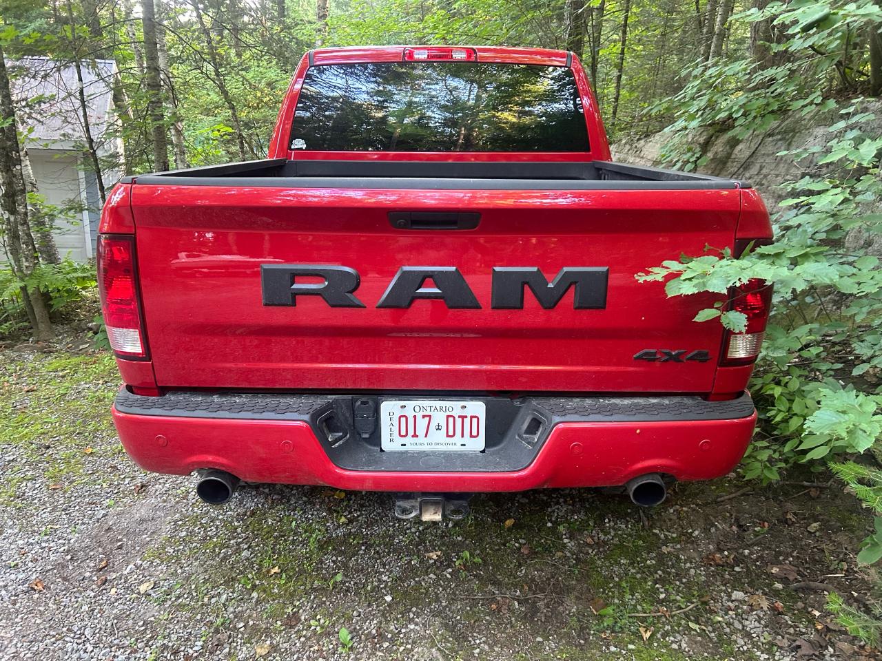 2022 RAM 1500 Classic EXPRESS - Photo #2