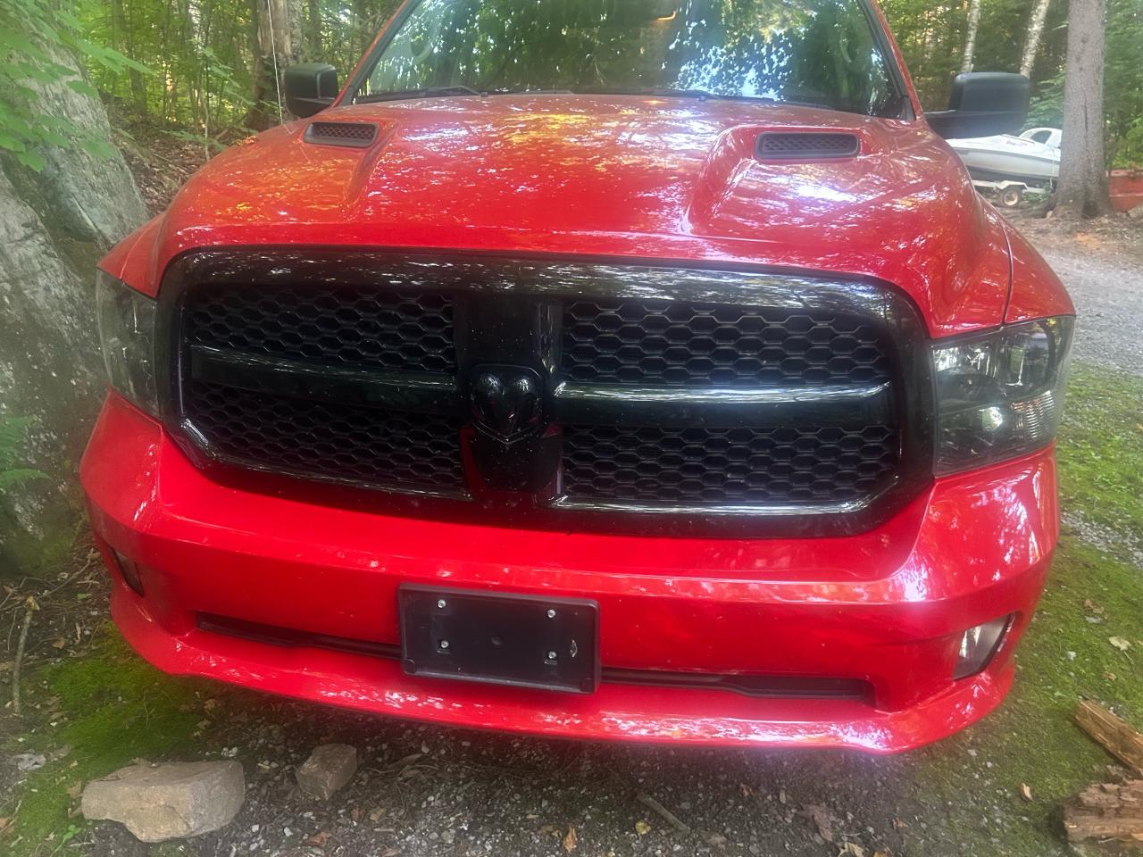 2022 RAM 1500 Classic EXPRESS - Photo #3