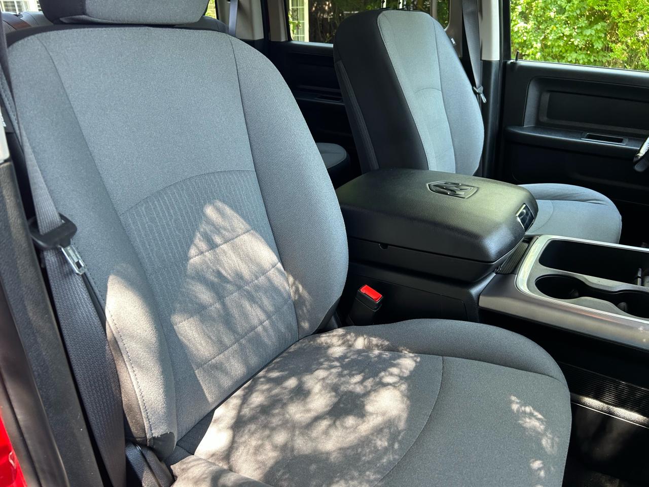 2022 RAM 1500 Classic EXPRESS - Photo #17