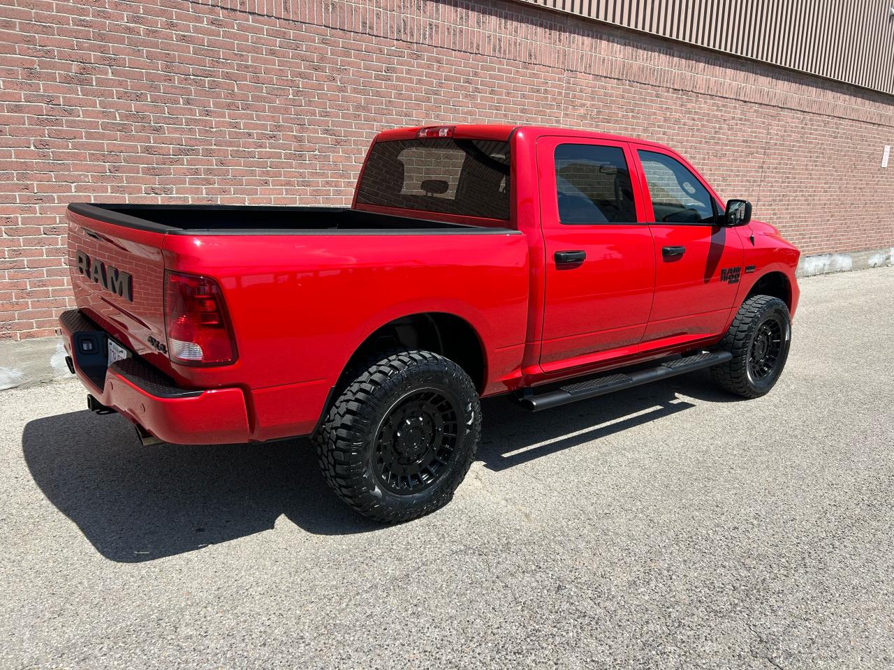 2022 RAM 1500 Classic EXPRESS - Photo #6