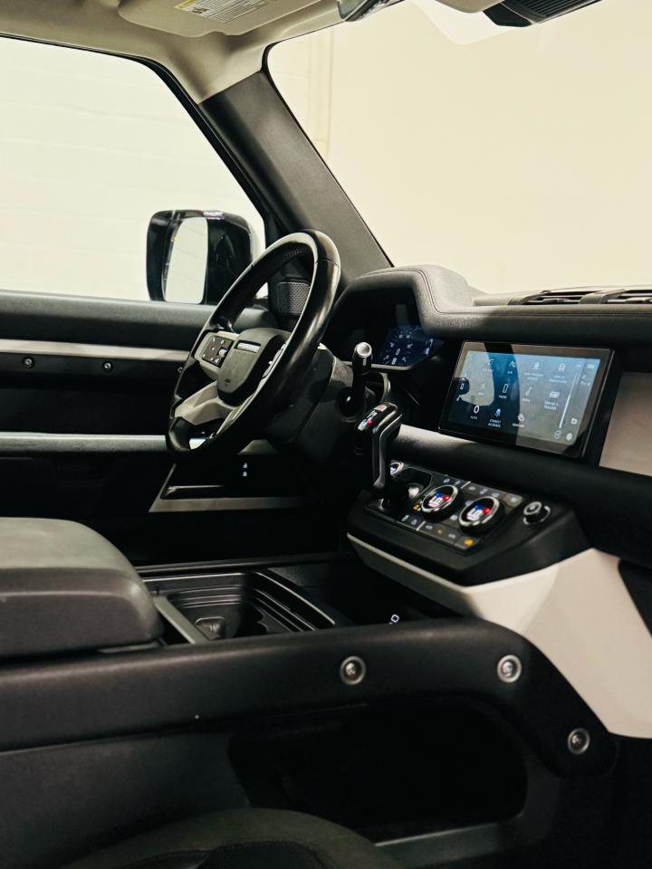 2020 Land Rover Defender 110 S AWD - Photo #27
