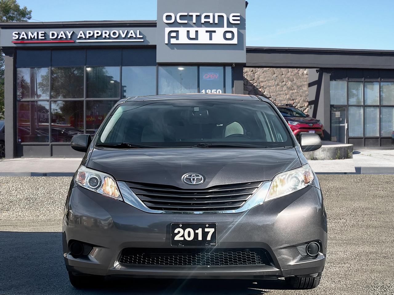 2017 Toyota Sienna LE 8-Passenger - Photo #2
