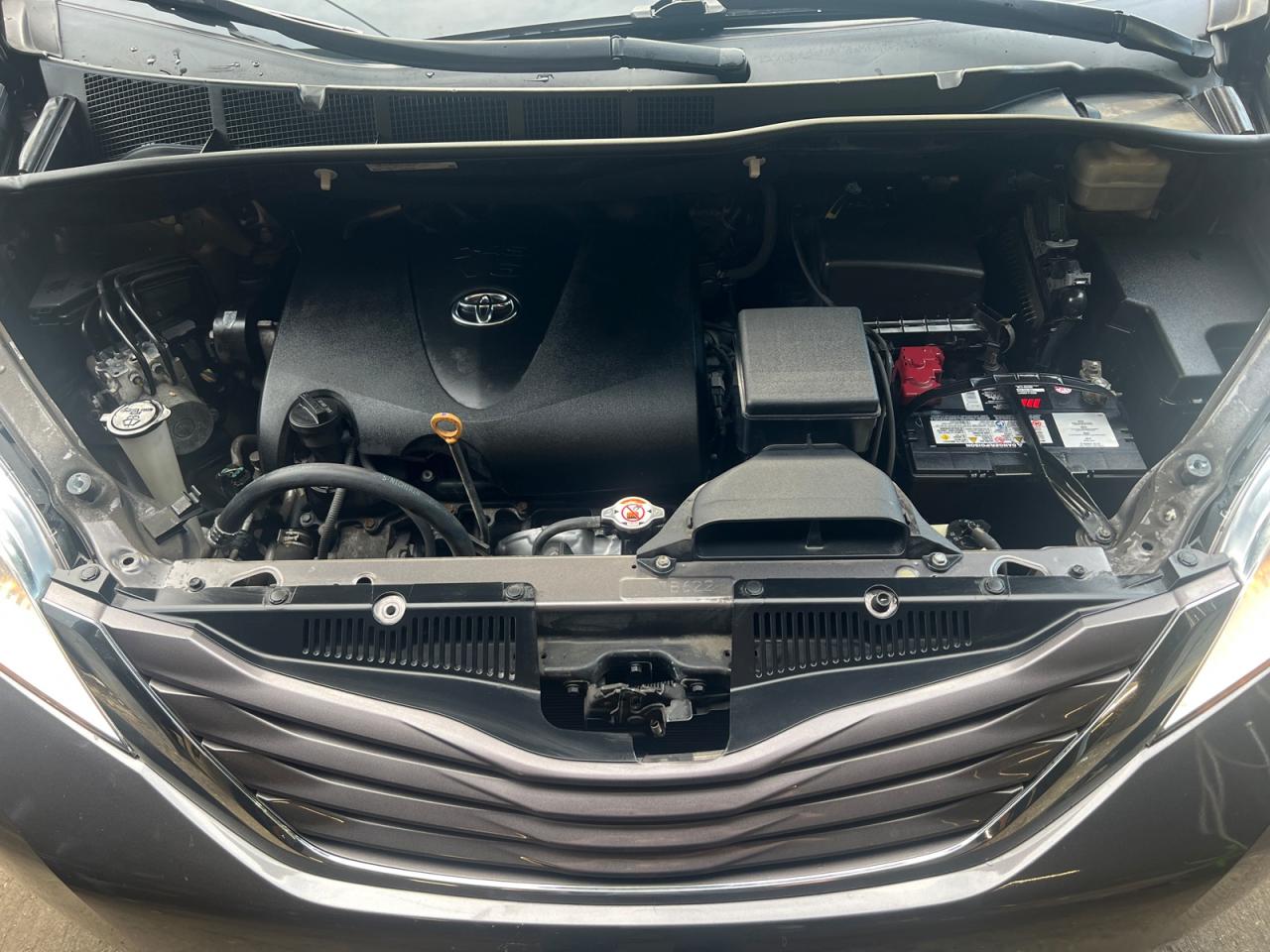 2017 Toyota Sienna LE 8-Passenger - Photo #8