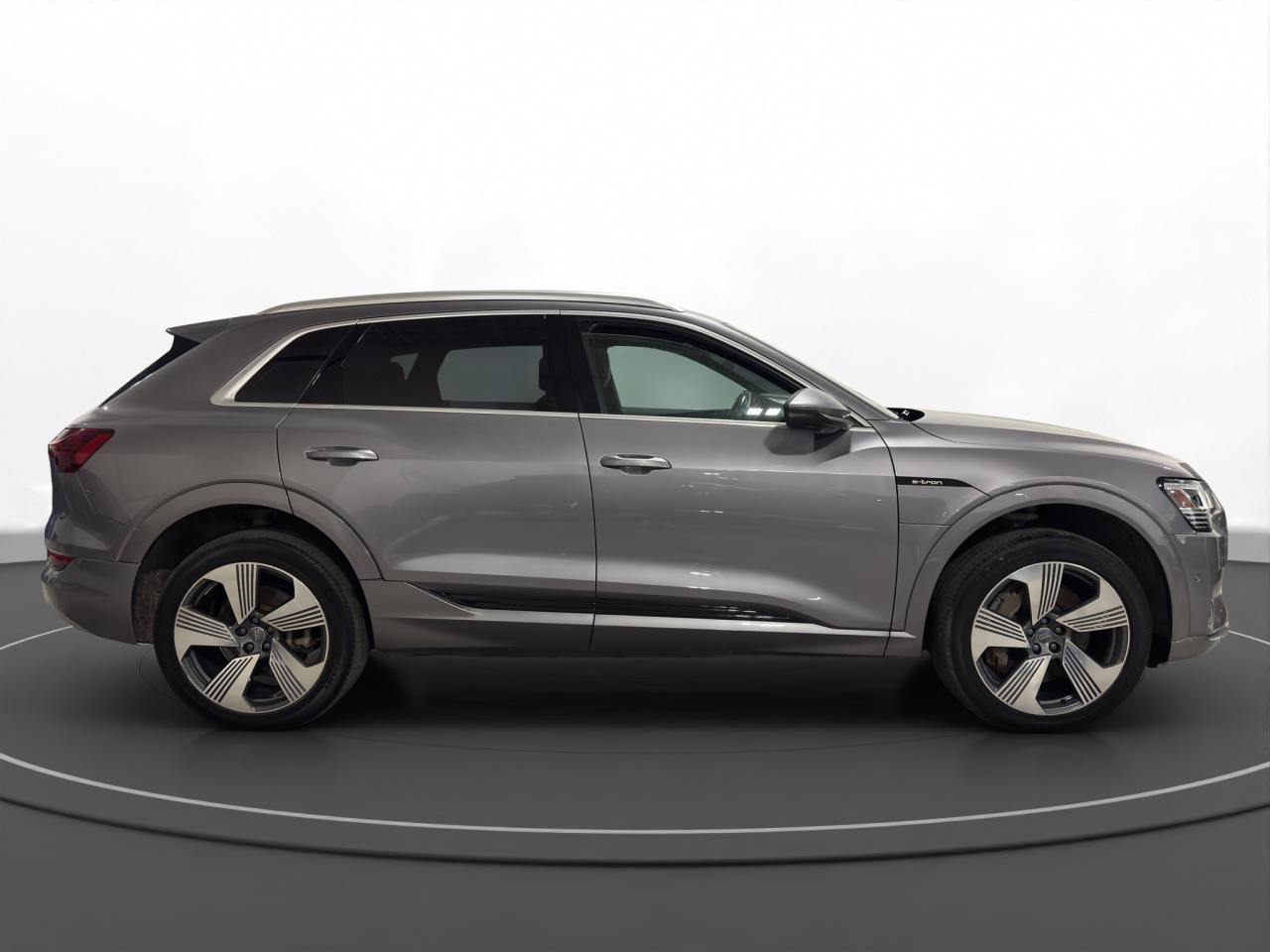2019 Audi E-Tron Technik quattro - Photo #4