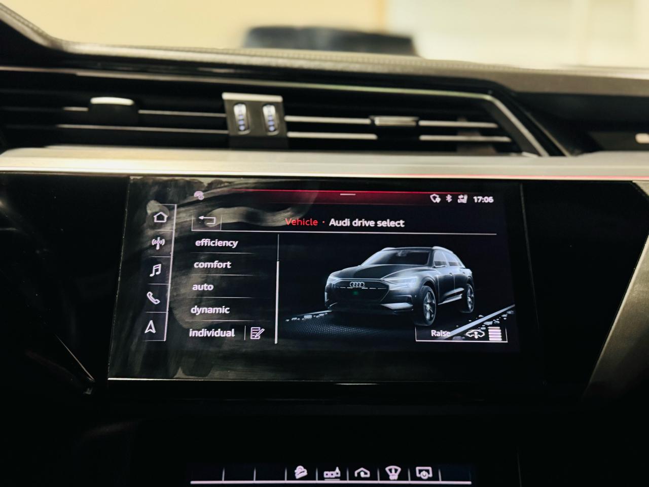 2019 Audi E-Tron Technik quattro - Photo #18