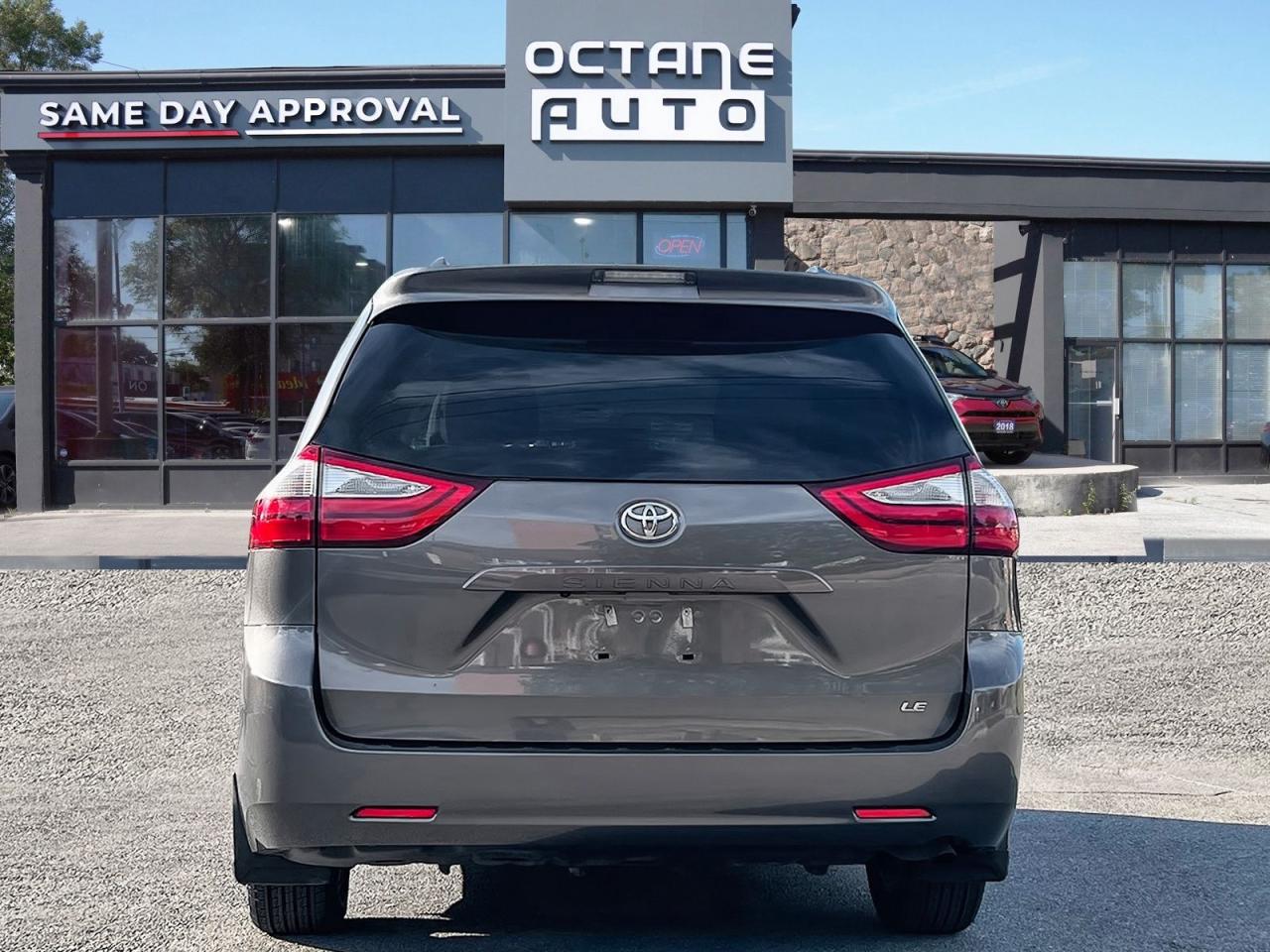 2017 Toyota Sienna LE 8-Passenger - Photo #5