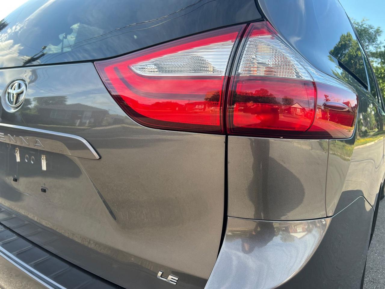 2017 Toyota Sienna LE 8-Passenger - Photo #7