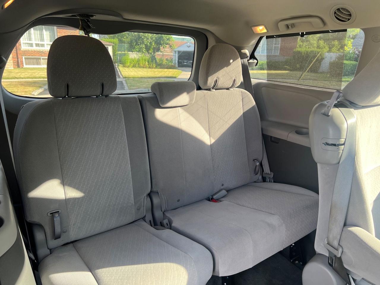 2017 Toyota Sienna LE 8-Passenger - Photo #11