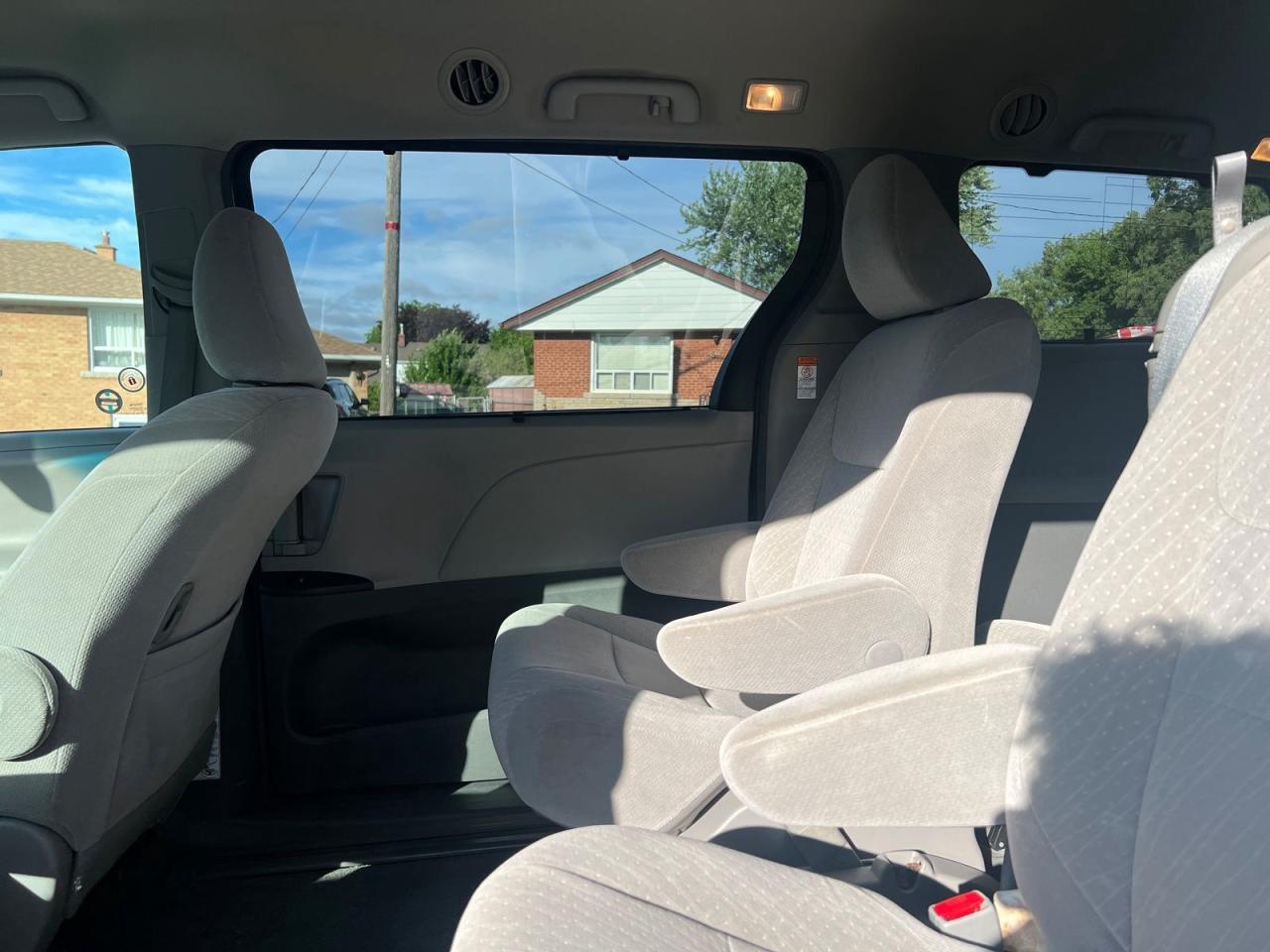 2017 Toyota Sienna LE 8-Passenger - Photo #15