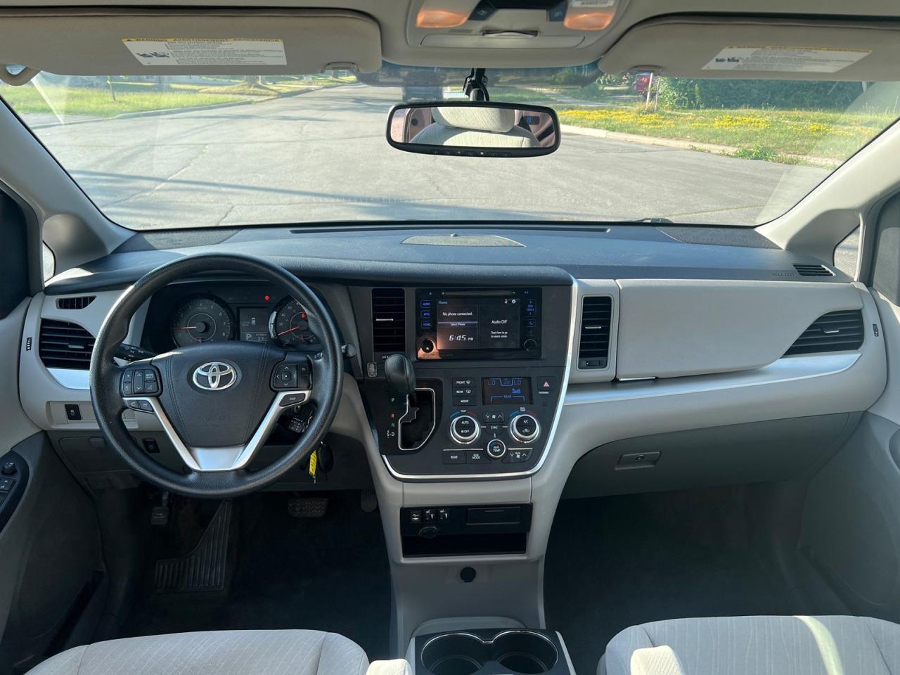 2017 Toyota Sienna LE 8-Passenger - Photo #16