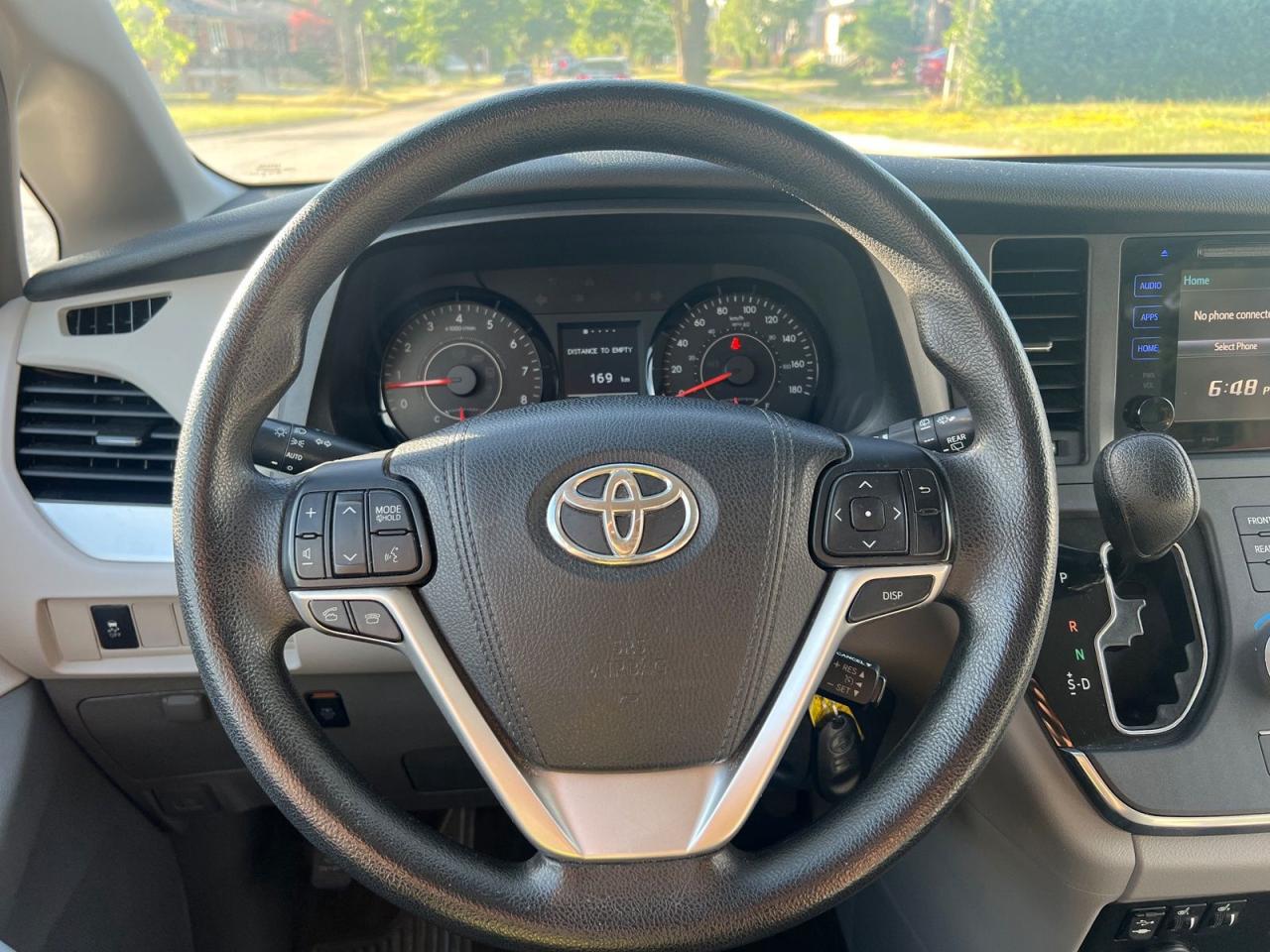 2017 Toyota Sienna LE 8-Passenger - Photo #18