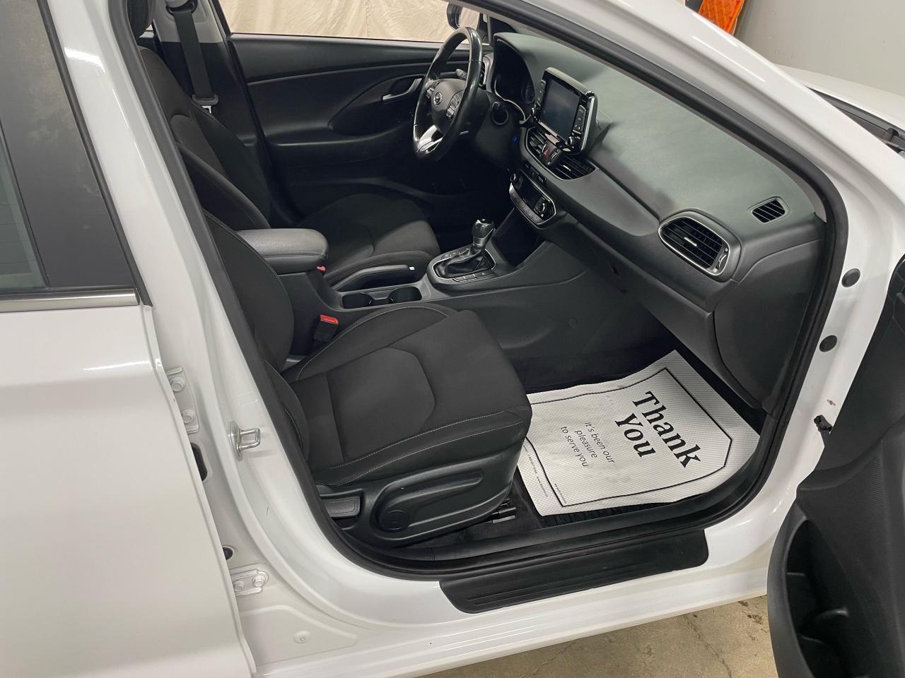 2018 Hyundai Elantra GT GLS Photo11