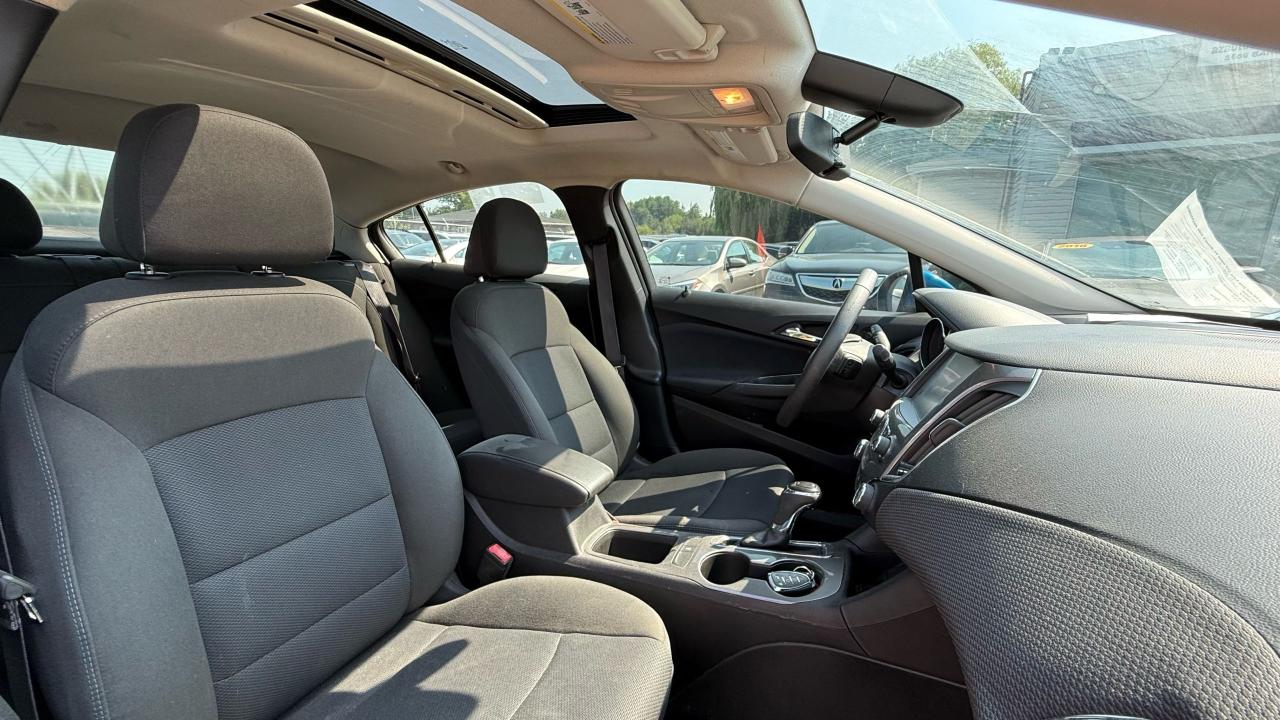 2016 Chevrolet Cruze LT - Photo #9